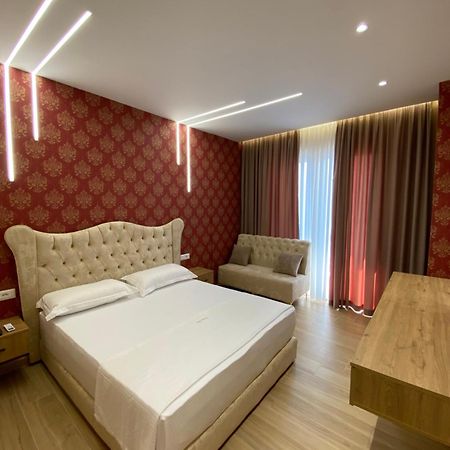 Hotel Vila Dedej Durres Bagian luar foto
