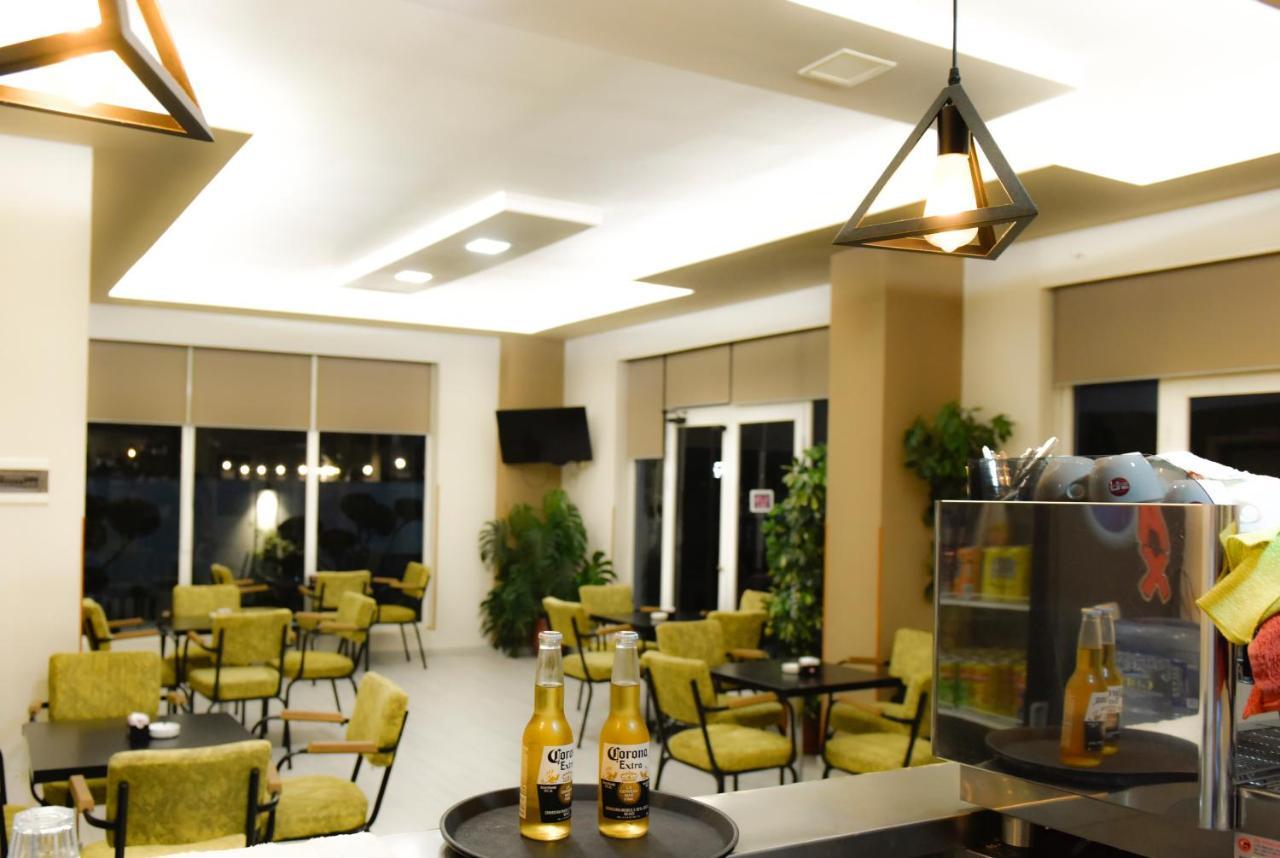 Hotel Vila Dedej Durres Bagian luar foto