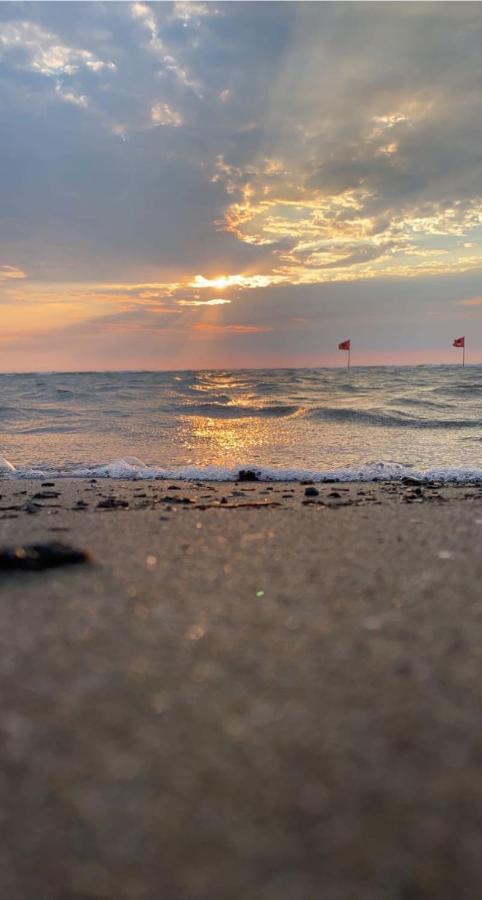 Hotel Vila Dedej Durres Bagian luar foto
