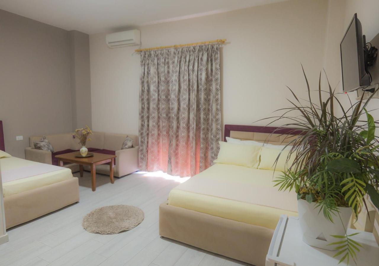 Hotel Vila Dedej Durres Bagian luar foto