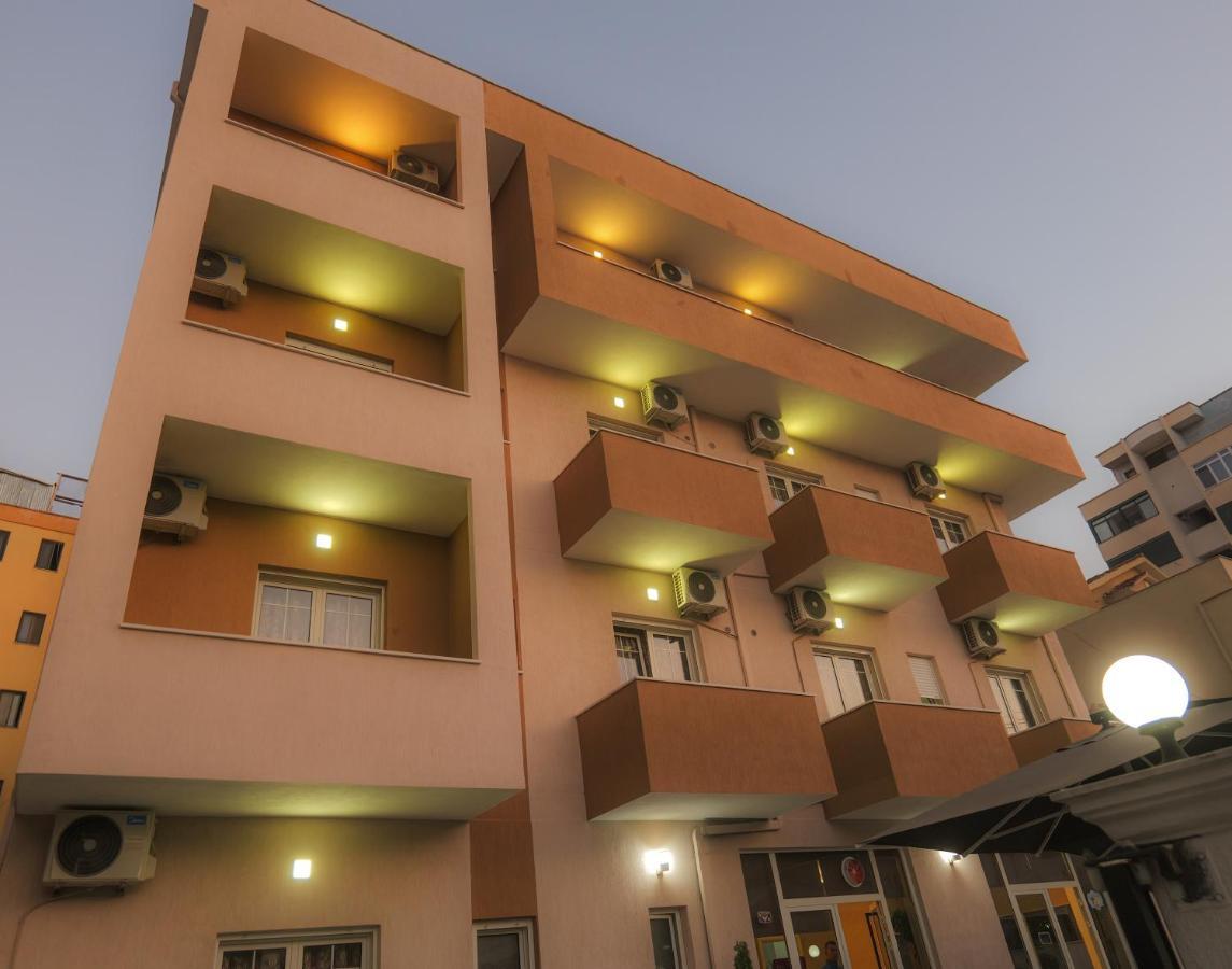 Hotel Vila Dedej Durres Bagian luar foto