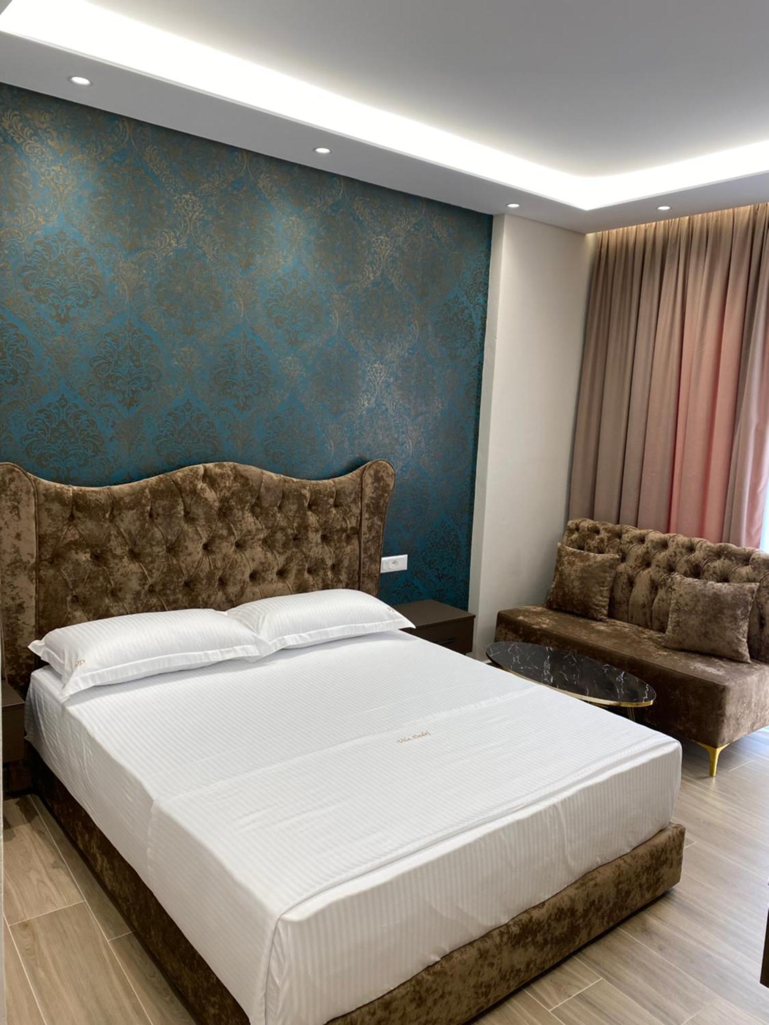 Hotel Vila Dedej Durres Bagian luar foto
