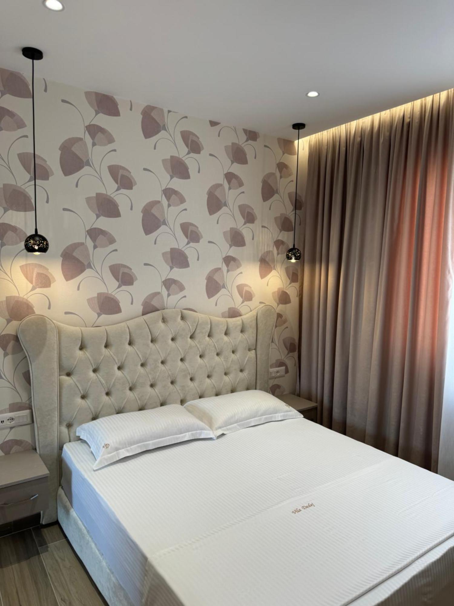Hotel Vila Dedej Durres Bagian luar foto
