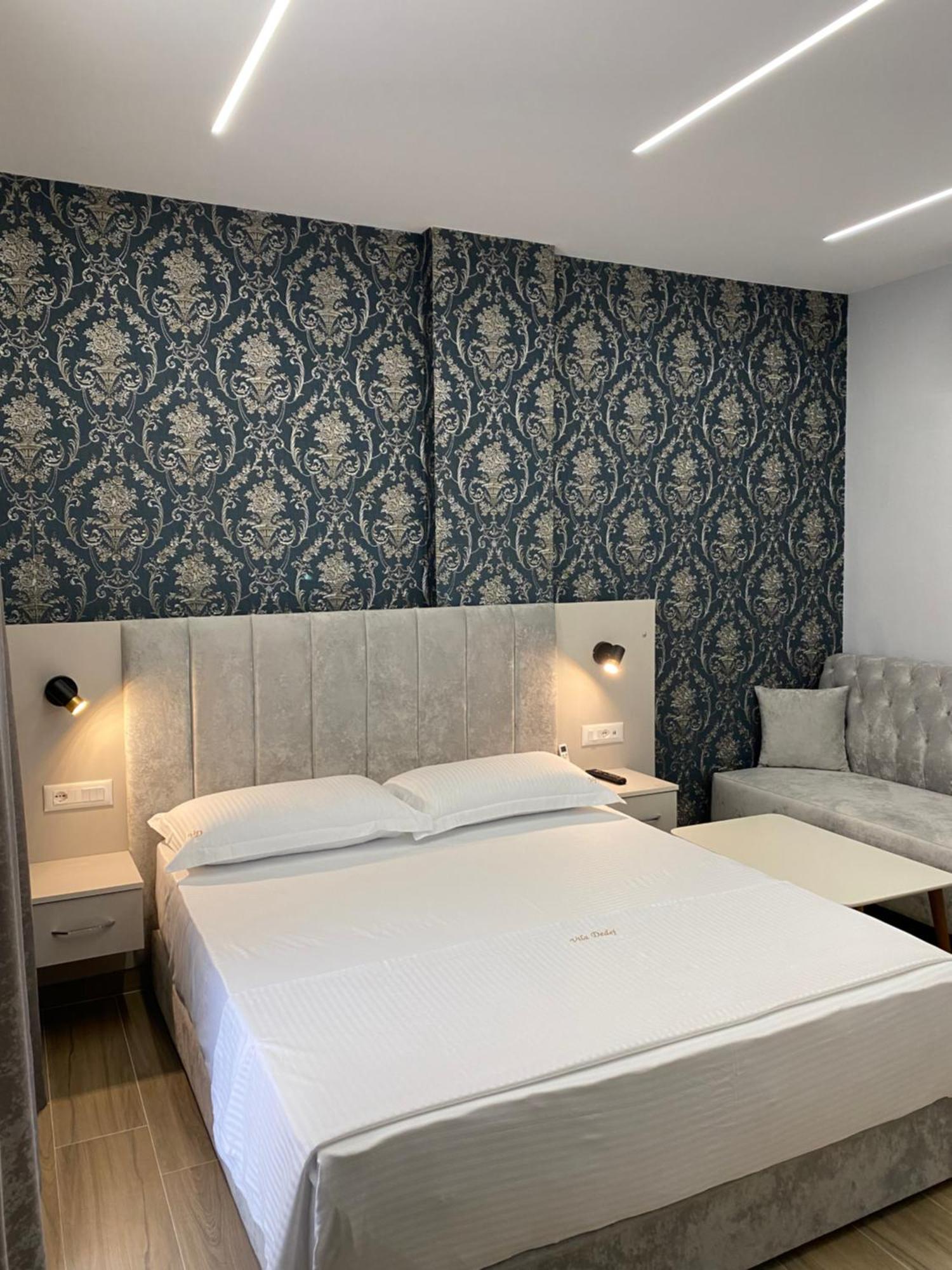 Hotel Vila Dedej Durres Bagian luar foto
